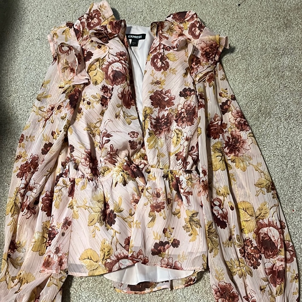 BOGO FREE! NWOT Express Size medium peplum floral blouse